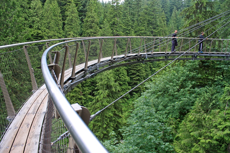 キャピラノ吊り橋　カナダの絶景